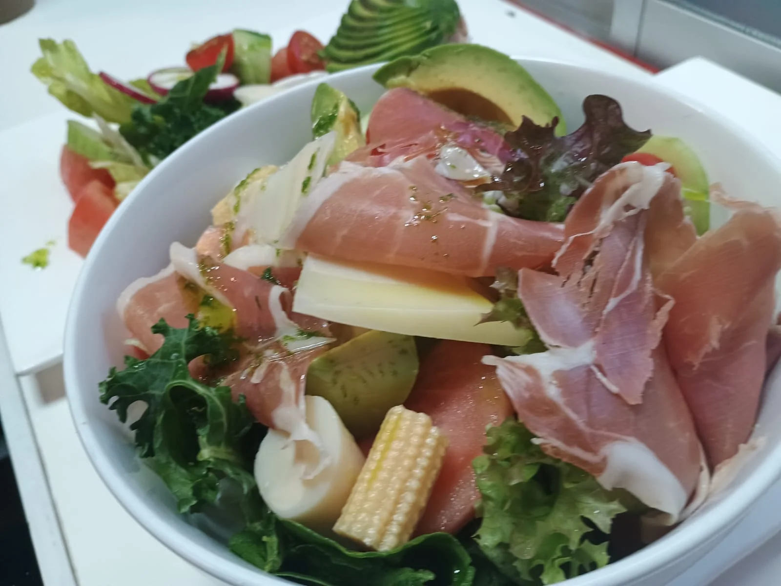 Ensalada de Jamón Serrano - Kvernicola Las Condes